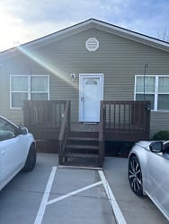 2117 Brights Pike unit upstairs - Morristown, TN