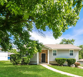 16824 E 41 St S - Independence, MO