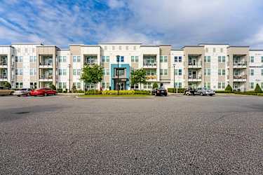 Linden On The GreeneWay Apartments - Orlando, FL