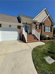 101 Gilcreff Pl - Colonial Heights, VA