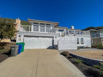 208 Foothill Rd - Pismo Beach, CA