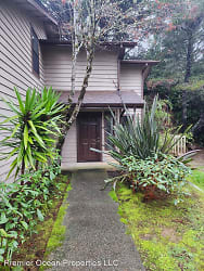 1721 Arch Ln - Brookings, OR