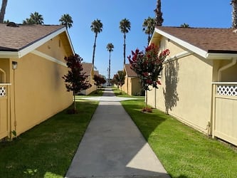 Ocean Park Apartments - Huntington Beach, CA