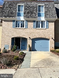19026 Capehart Dr - Montgomery Village, MD