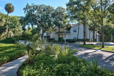 Tampa Woods Apartments - Tampa, FL
