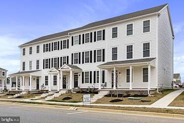 957 Lorewood Grove Rd - Middletown, DE