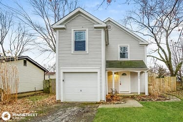 1185 Clement Dr - Worthington, OH