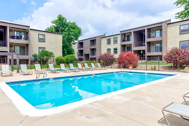 Sterling Heights Apartments - Greeley, CO