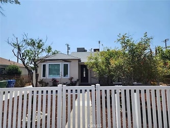 7845 Agnes Ave - Los Angeles, CA