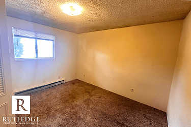 2250 Crater Lake Ave unit 18 - Medford, OR