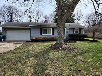 2813 Hamman Dr - Youngstown, OH