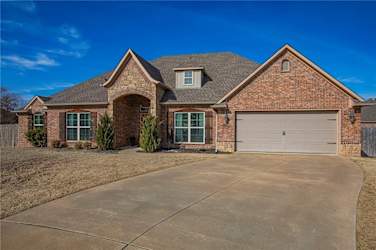 2552 N Tavistock Ct - Fayetteville, AR