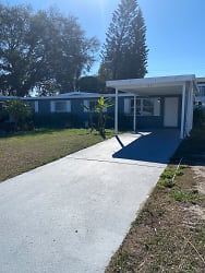 2381 Chaucer St - Clearwater, FL