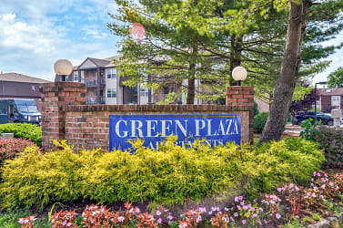 Green Plaza Apartments - Iselin, NJ