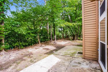 10862 Geist Woods Ln - Indianapolis, IN