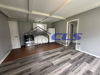 6948 N 32nd St - undefined, undefined