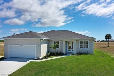3829 NW 43rd Pl - Cape Coral, FL