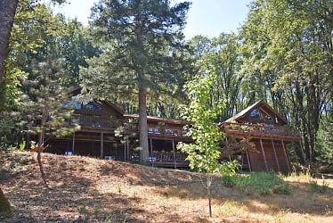 13885 Peardale Ln - Grass Valley, CA