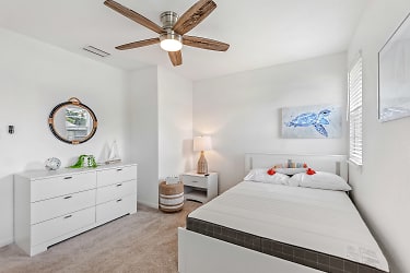 Room For Rent - Apollo Beach, FL