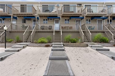 575 Dune Rd #14 - Westhampton Beach, NY