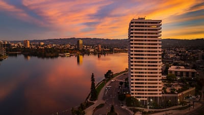 1200 Lakeshore Apartments - Oakland, CA