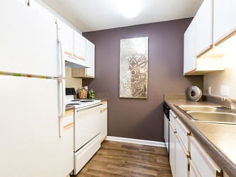 Laurens Way Apartments - Knightdale, NC