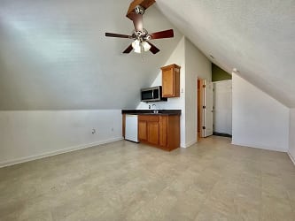 425 Shadowpoint Apartments - San Marcos, TX