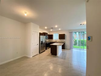 1025 SE 24th Terrace - Homestead, FL