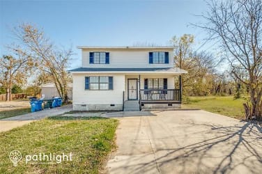 306 Lakey Rd - Seagoville, TX