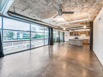 4330 N Central Expy #200 - Dallas, TX