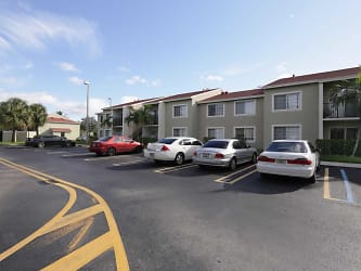 Pembroke Villas Apartments - Hollywood, FL