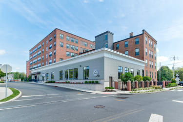 Lofts At Helmetta Apartments - Helmetta, NJ