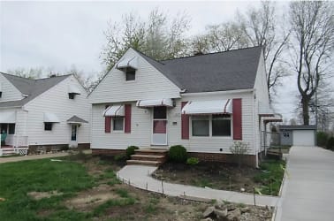 1329 Craneing Rd - Wickliffe, OH