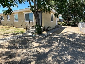 615 Olive St unit 615 - Bakersfield, CA