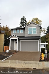 1524 S Camille Pl - Newberg, OR