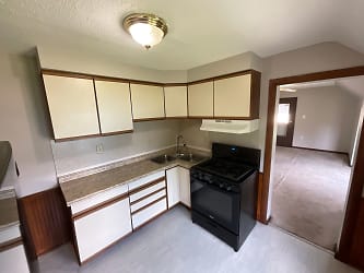 2905 Delmar Ave unit 2905 - Cleveland, OH