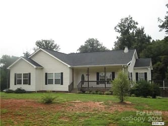 3842 Rolling View Ln - Maiden, NC
