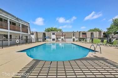 The Junction Apartments - Arlington, TX