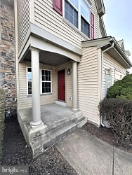 202 Shannon Ct - Warminster, PA