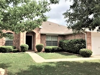 812 Forest Grove Lane - Crowley, TX