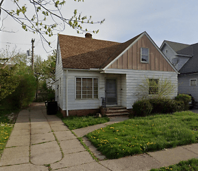 10621 Vernon Ave - Garfield Heights, OH