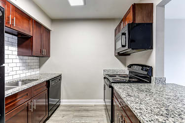 Castlewood Apartments - Houston, TX