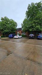 4787 Columbia Rd #203 - North Olmsted, OH