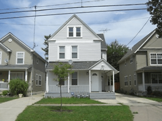 2441 W 5th St unit 2441 - Cleveland, OH