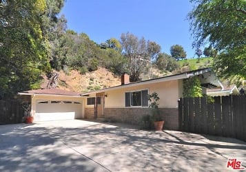 2540 Laurel Pass Ave - West Hollywood, CA