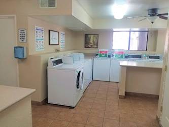 University Square Apartments - Flagstaff, AZ