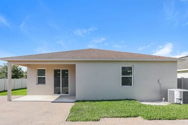 7403 Turtle View Dr - Ruskin, FL