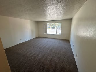 1459 NW Albany Ave unit 03 - Bend, OR