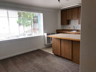 5227 Leary Ave NW unit 103 - Seattle, WA