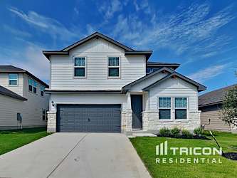 5915 Noah Place - Saint Hedwig, TX